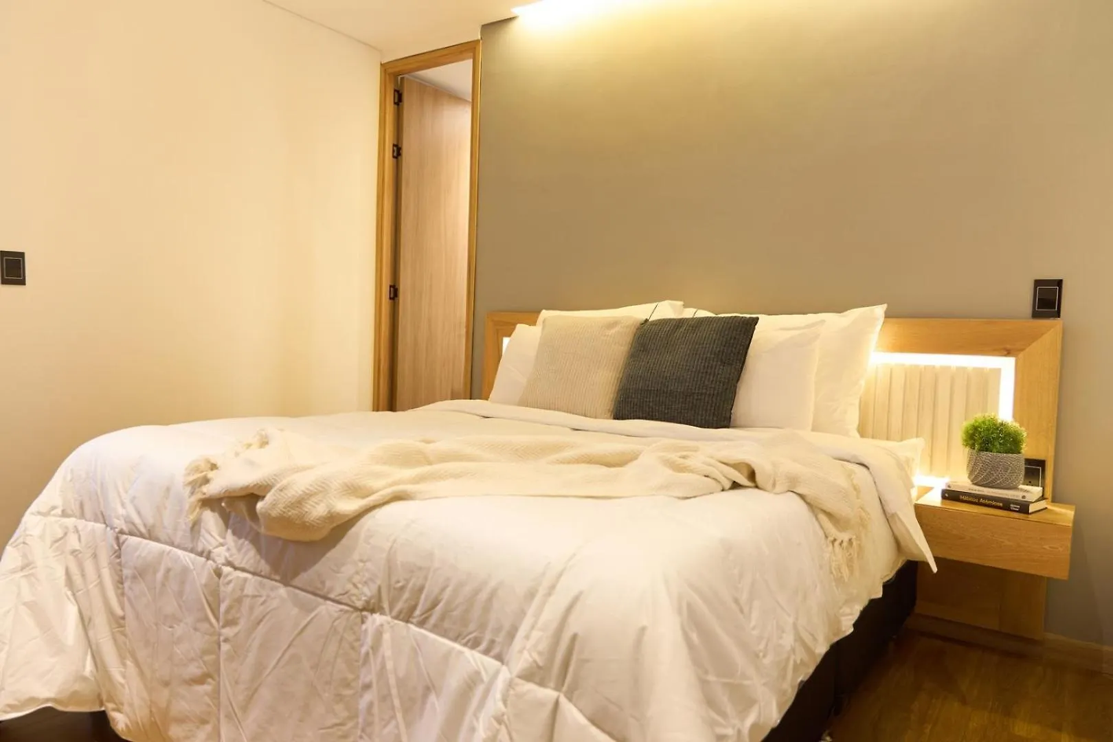 Elegant Cozy Suite Rosa Negra Stadio Medellín